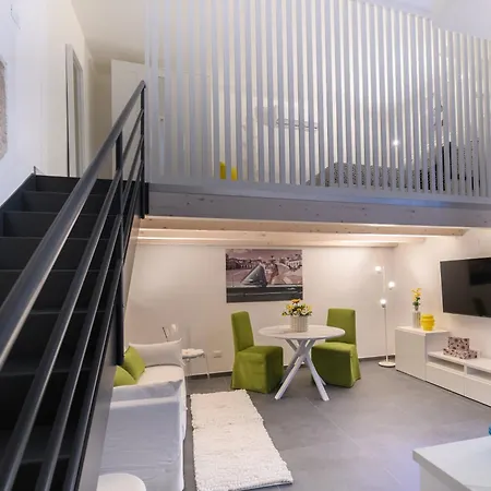 Almatros Design Smeraldo In Palazzo Storico سولمونا