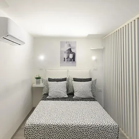 Almatros Design Smeraldo In Palazzo Storico شقة