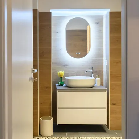 Almatros Design Smeraldo In Palazzo Storico 아파트