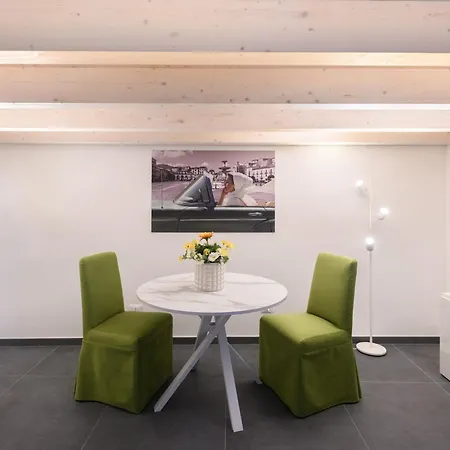 아파트 Almatros Design Smeraldo In Palazzo Storico